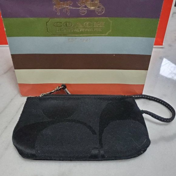 Coach Black  Wristlet - Picture 1 of 5